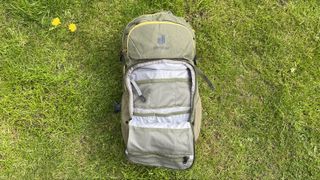 Deuter Attack 20 MTB backpack pocket layout
