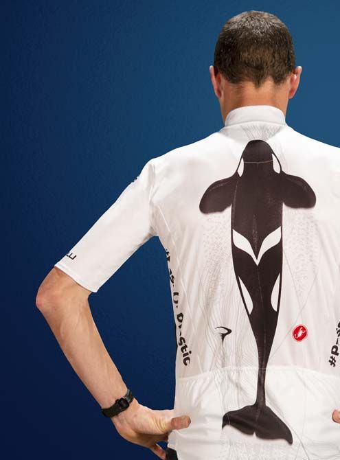 Chris Froome (Team Sky) shows off the new jersey