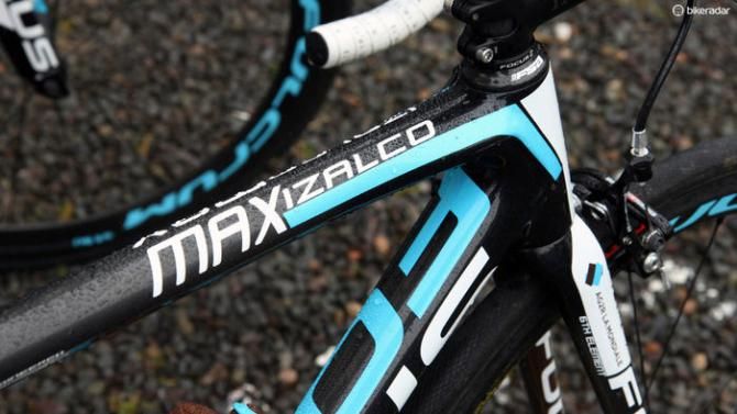 Pro bike Domenico Pozzovivo s Focus Izalco Max Domenico Pozzovivo's (Ag2r-La Mondiale) Focus Izalco Max will supposedly weigh exactly 6.8kg when the Giro d'Italia hits the high mountains James Huang/Future Publishing Pro bike Domenico Pozzovivo s Focus Izalco Max Domenico Pozzovivo (Ag2r-La Mondiale) is a former stage winner at the Giro d'Italia - and he'll be looking for at least that again this time around James Huang/Future Publishing Pro bike Domenico Pozzovivo s Focus Izalco Max Focus officially launched its new Izalco Max just a few months ago, passing over aerodynamic shaping in favour of a more traditional design that prioritises stiffness and weight