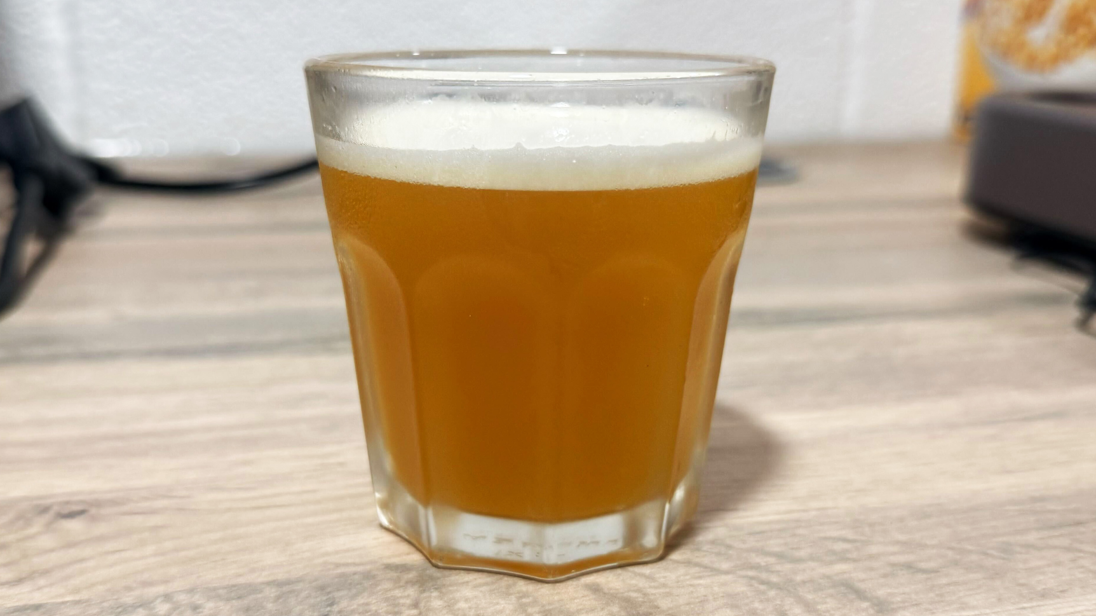 a cocktail made on the bartesian premium cocktail machine