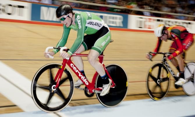 Martyn Irvine steals the Points Race on the Line