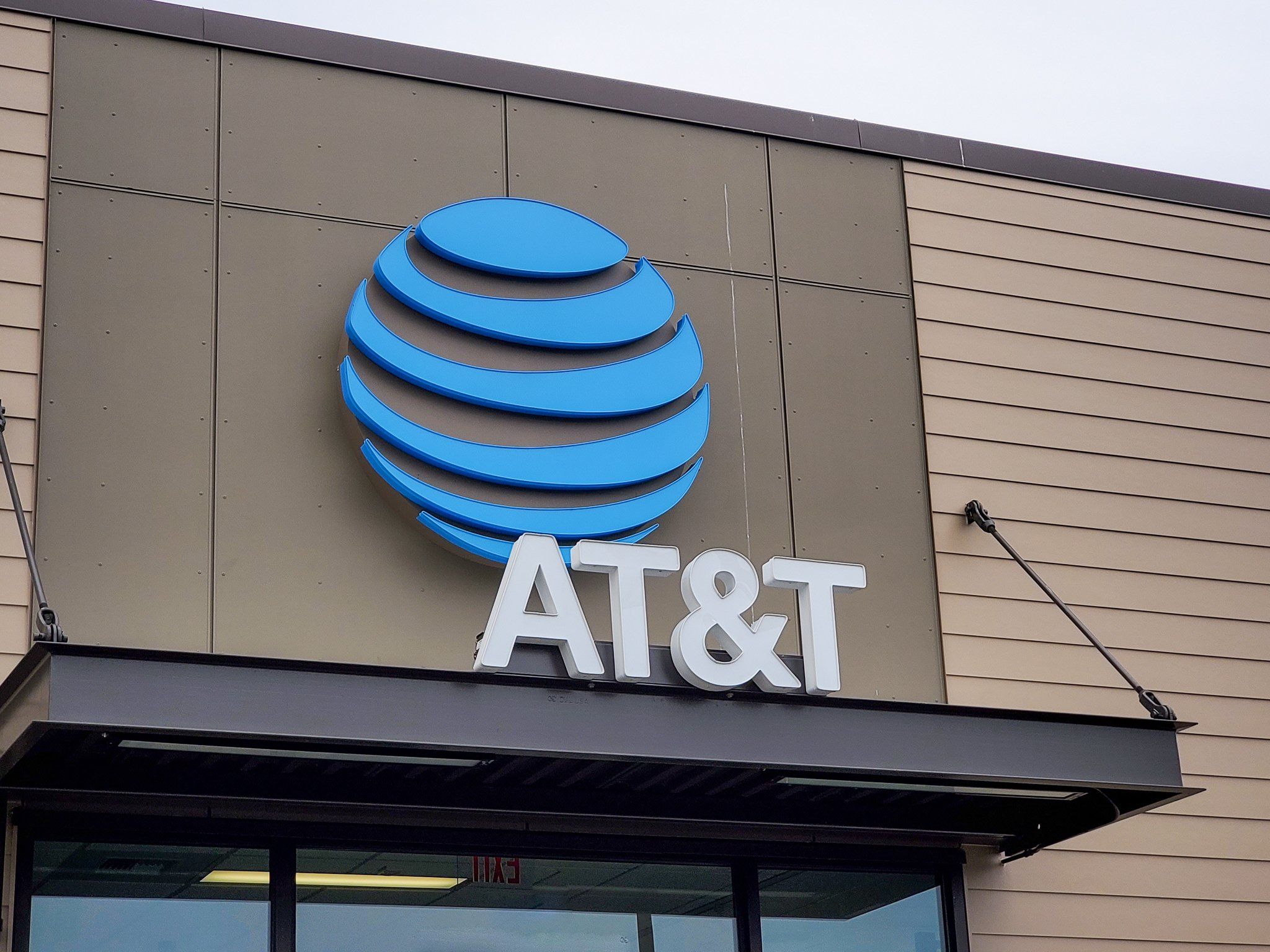 AT&T now lets family members mix and match Unlimited plans | Android ...