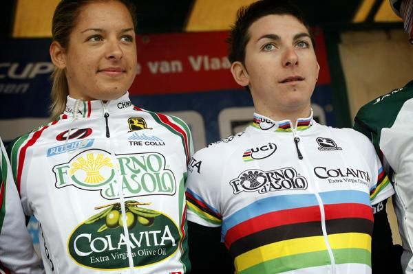 World champion Giorgia Bronzini lines up with the Colavita Forno d'Asolo team