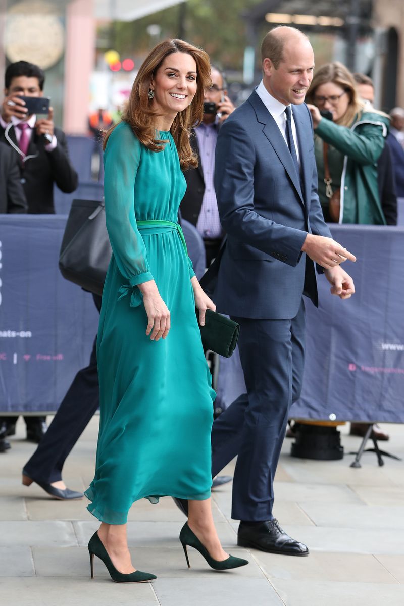 the duke and duchess of cambridge visit the aga khan centre