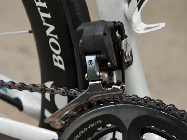 The Shimano Dura-Ace Di2 front derailleur's two-step shift process should hopefully keep Andy Schleck's (LEOPARD TREK) chain from derailing this season.