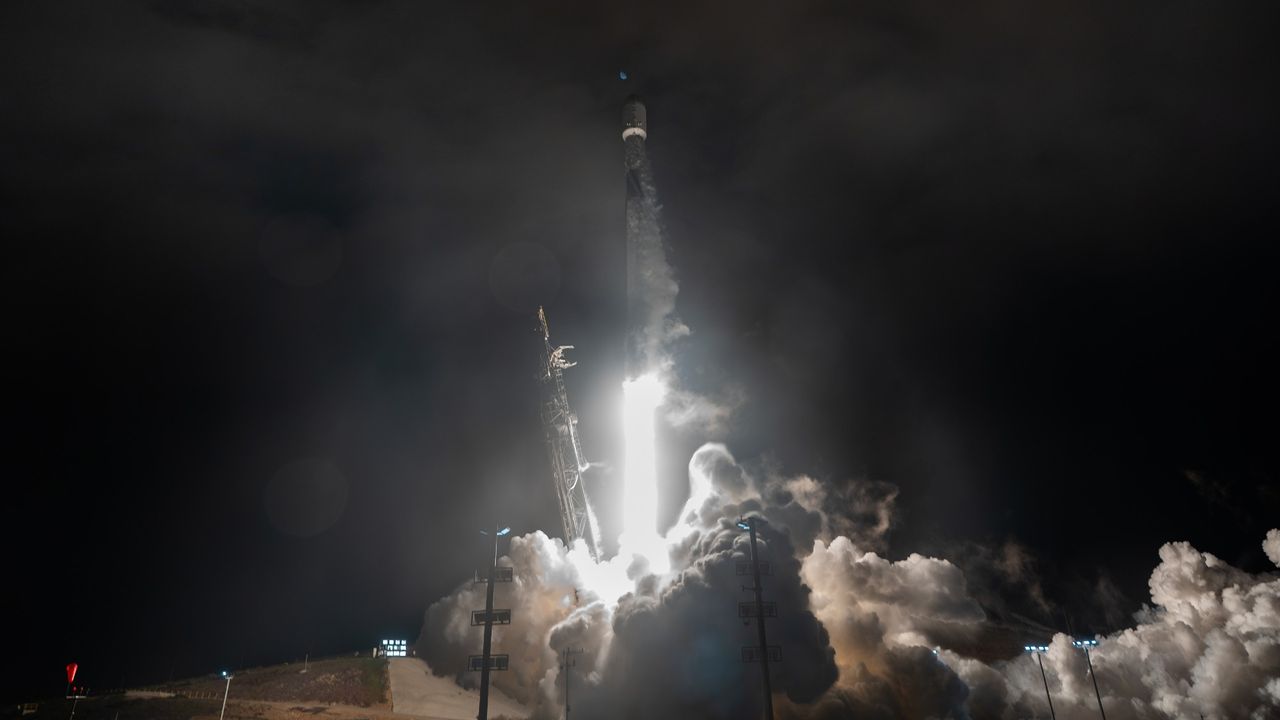 SpaceX Falcon 9 rocket launches Starlink satellites to orbit on its 35th flight