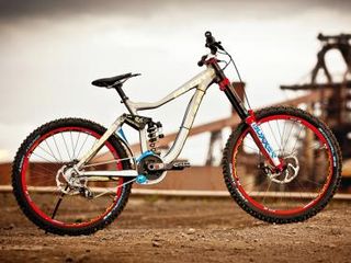 Danny Hart's Glory is decked out with top-level SRAM, RockShox and Avid components