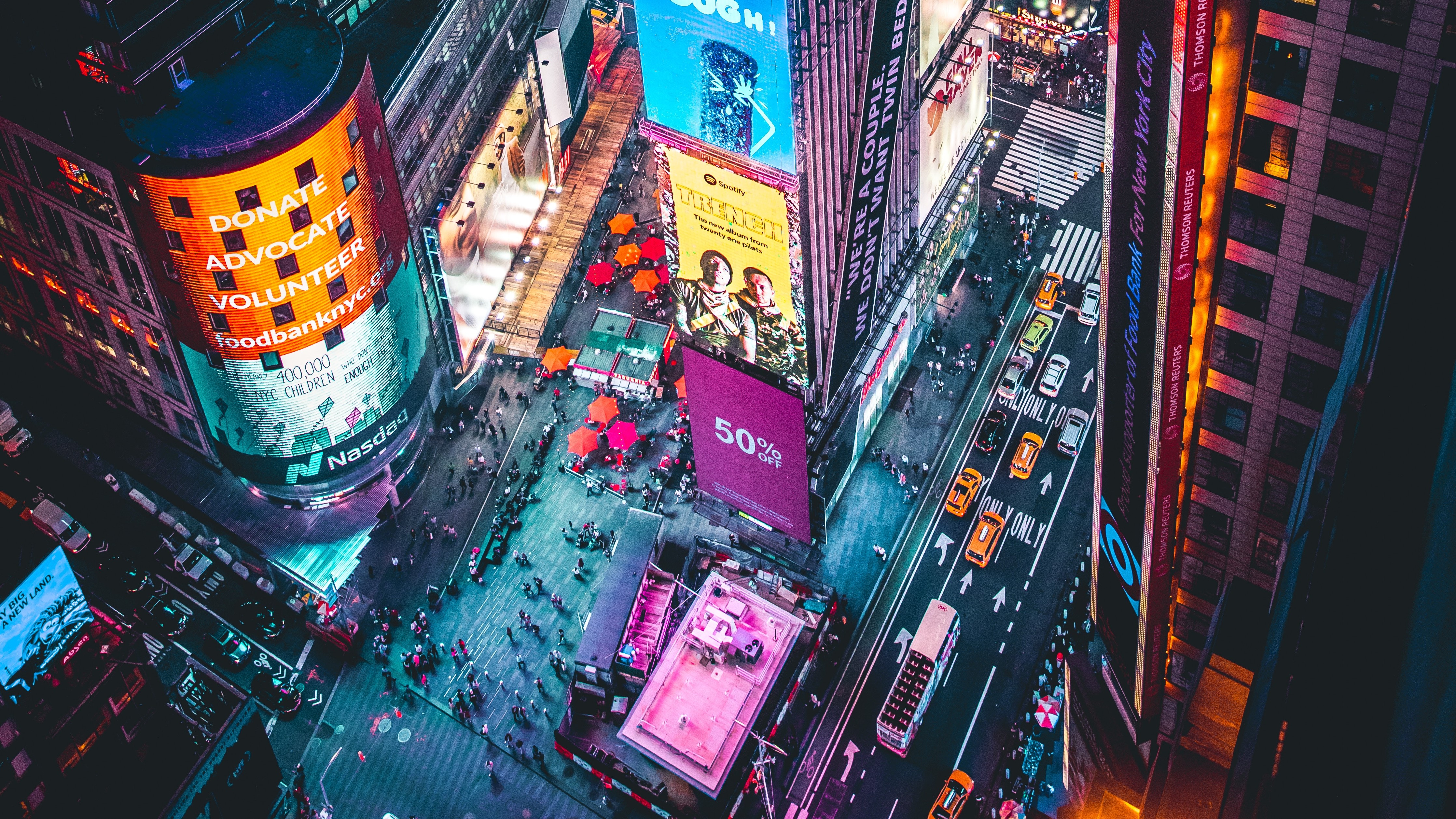 How 5G upload speeds in a crowded Times Square could reach 200Mbps