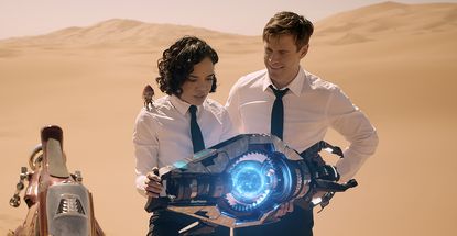 Tessa Thompson as Agent M (left) with Chris Hemsworth as Agent H (right).