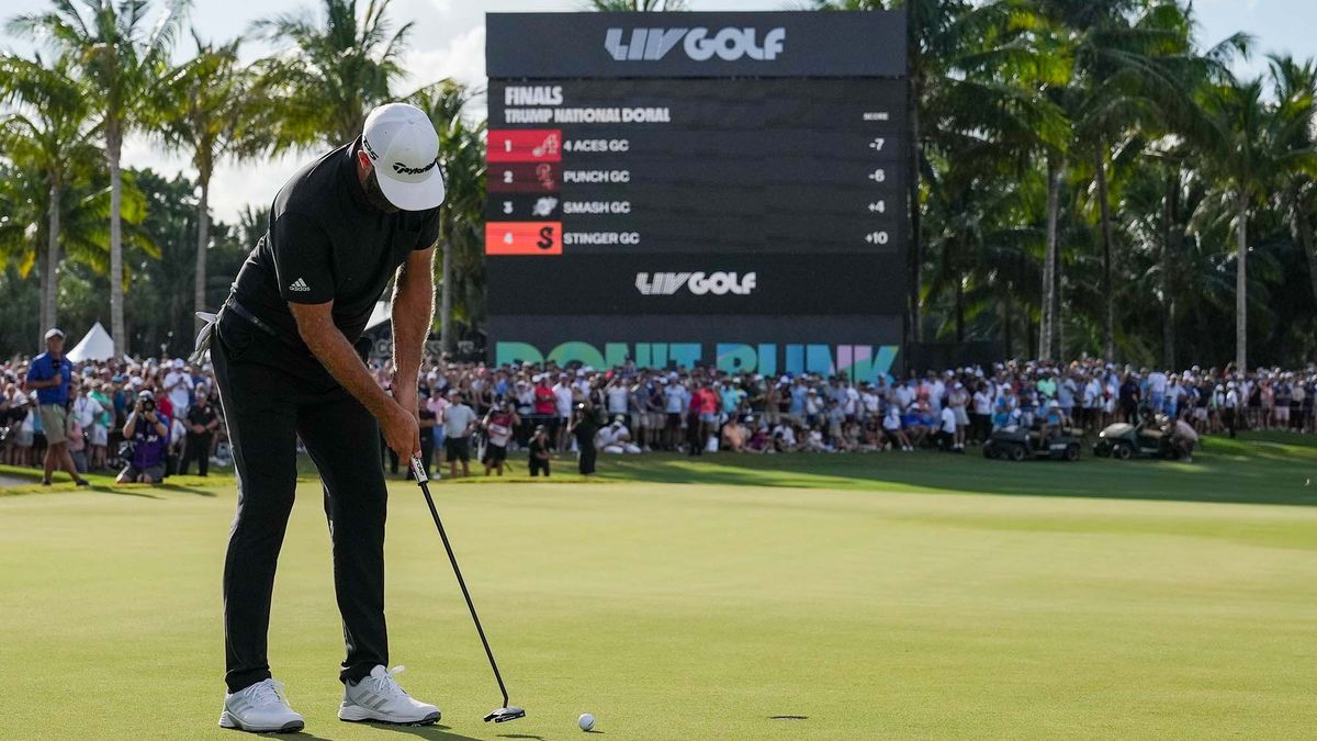 Team Captain Dustin Johnson of 4 Aces GC putts on the 18th green during the team championship stroke-play round of the LIV Golf Invitational - Miami at Trump National Doral Miami on October 30, 2022 in Doral, Florida.