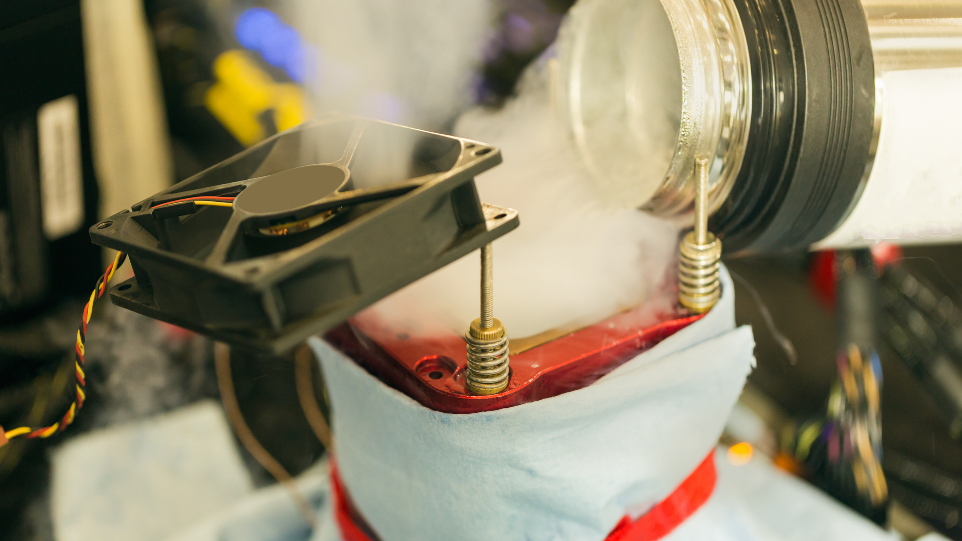 CPU-Z Dev Throws Cold Water On Gigabyte's 8 GHz World Record