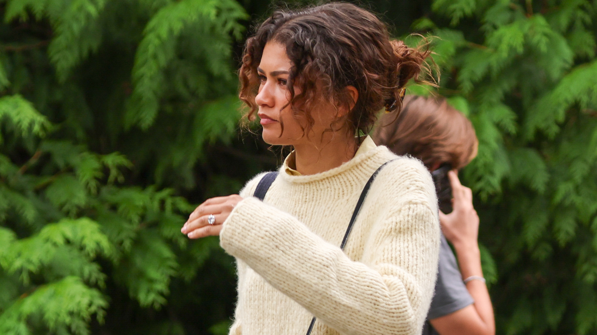 Zendaya styled a butter yellow sweater on the set of Spiderman