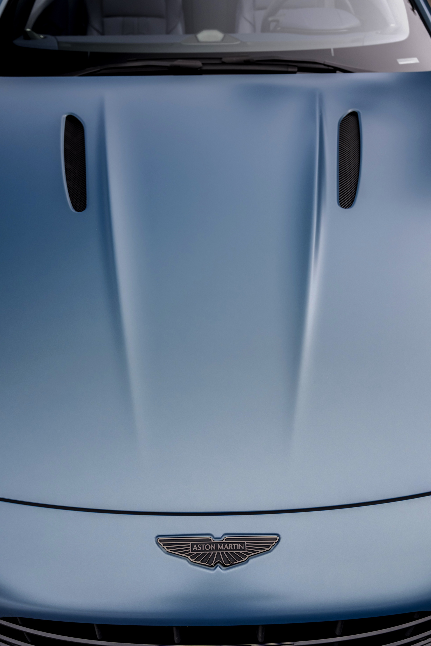 Images of the Aston Martin Vantage Roadster