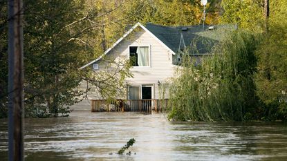 picture of flooding around a house