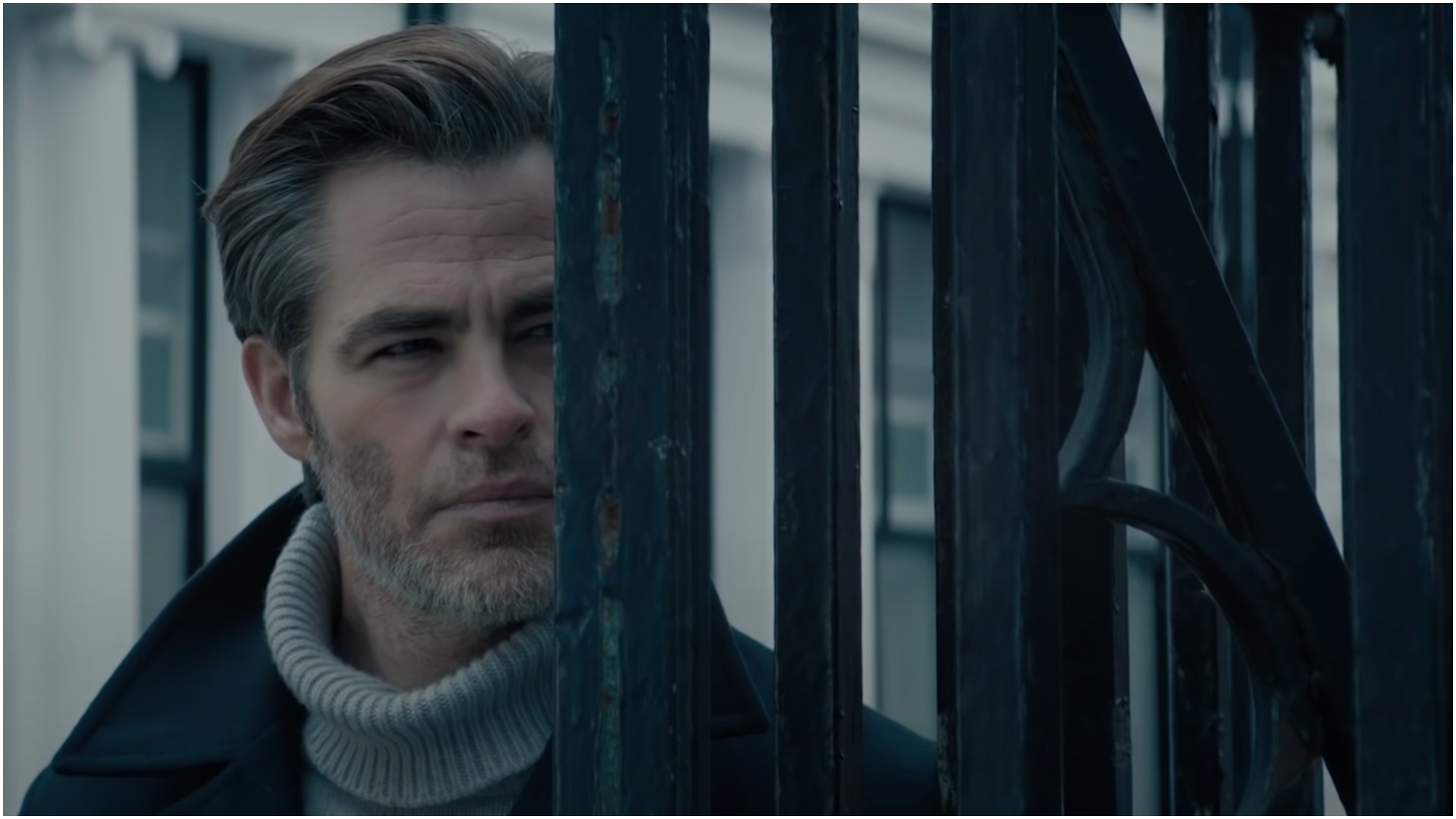 Chris Pine en Todos los cuchillos viejos