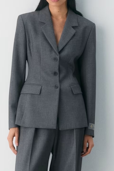 Aritzia, Standout Blazer - (Re)ssential