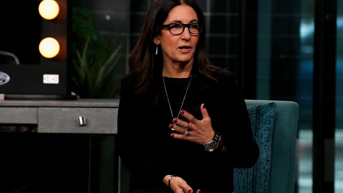 Makeup Legend Bobbi Brown Apparently Has No Idea How Much Her House ...