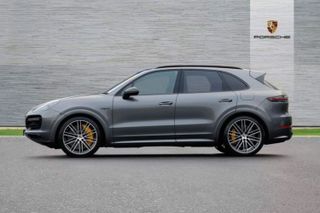 Porsche Cayenne, one of the best plug-in hybrid cars for 2023