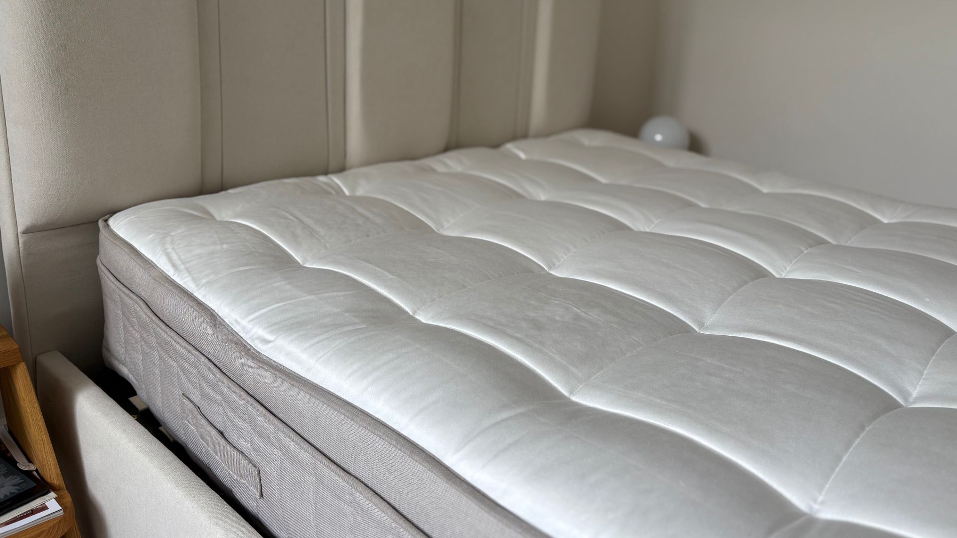 Top of the Simba Earth Apex Mattress