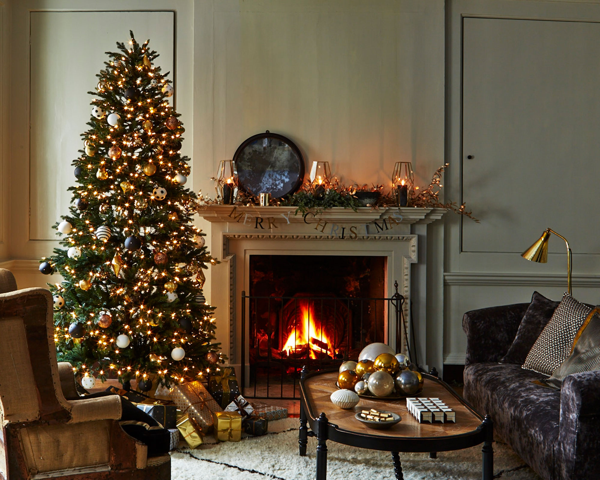 How to make a Christmas tree look fuller: 10 simple ways to increase its impact