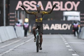 Van Aert wins Dendermonde Cyclo-cross World Cup