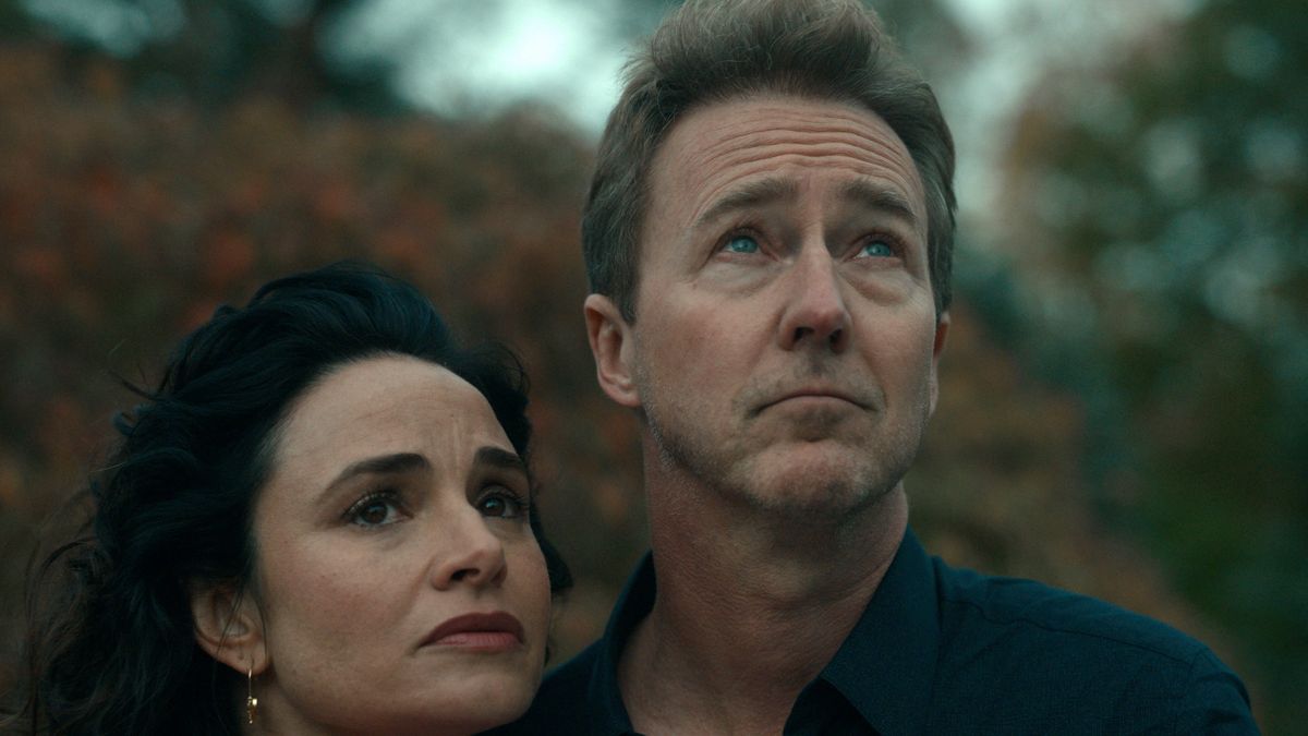 Mia Maestro and Edward Norton in Extrapolations
