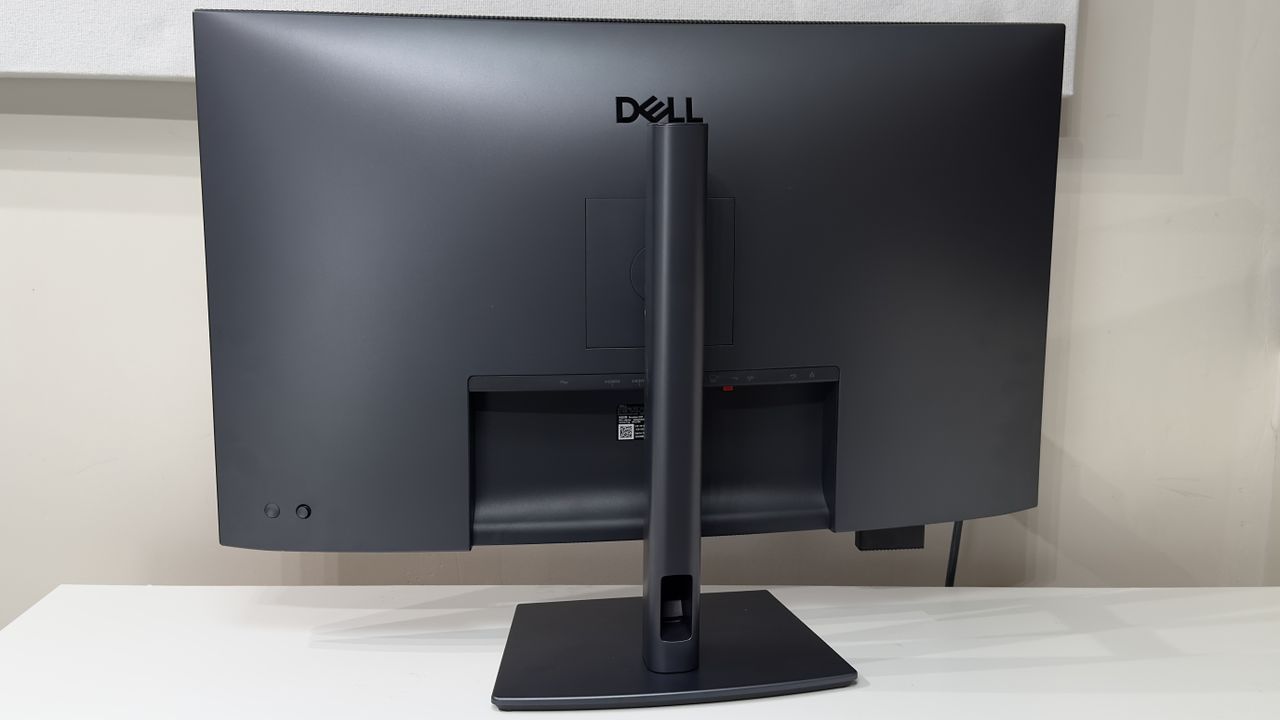 The Dell UltraSharp U3226Q monitor on a desk
