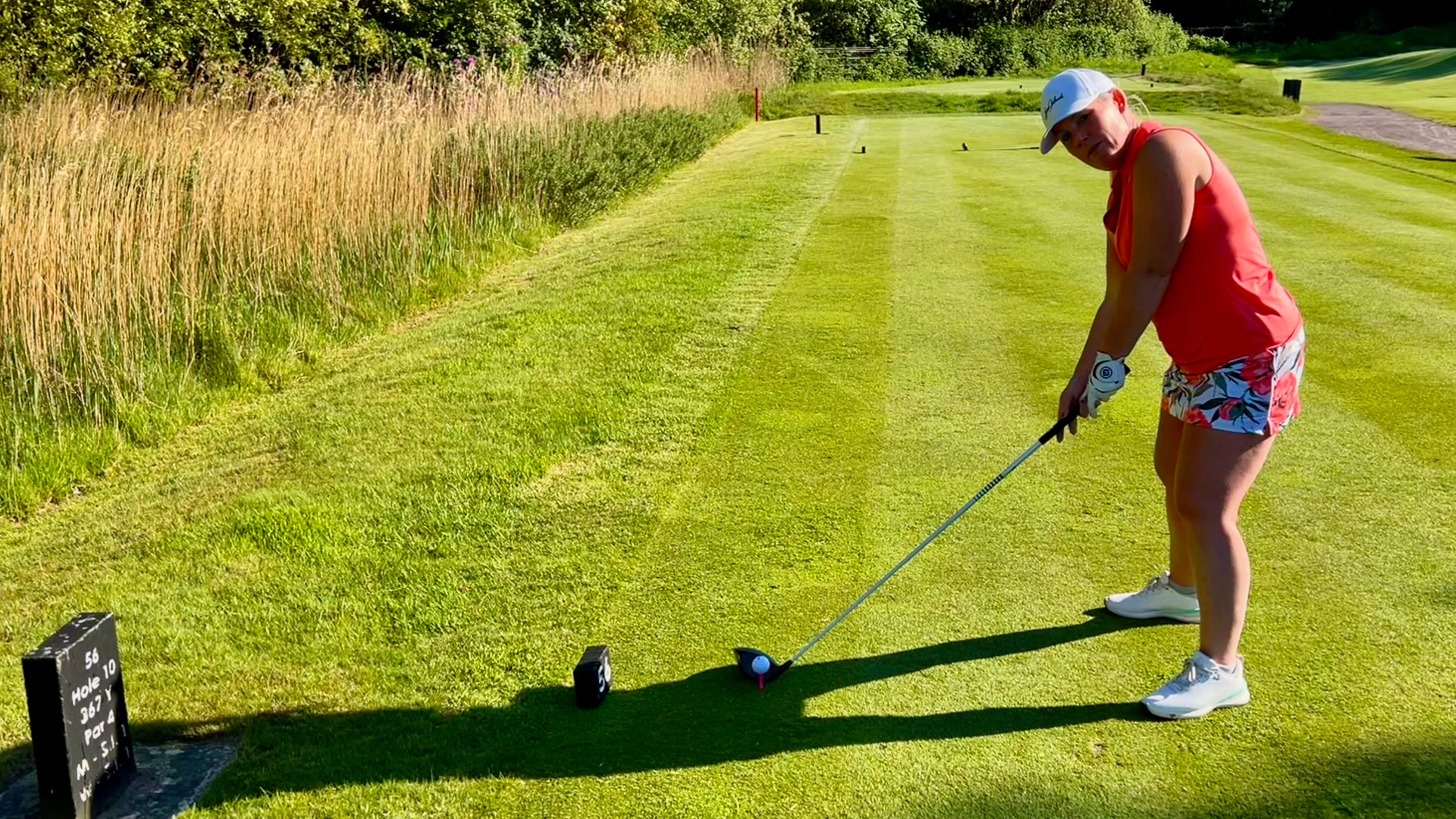 Carly Cummins teeing up with her driver
