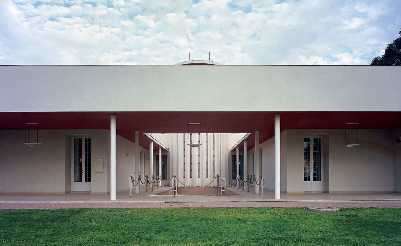 Villa Weizmann courtyard pool