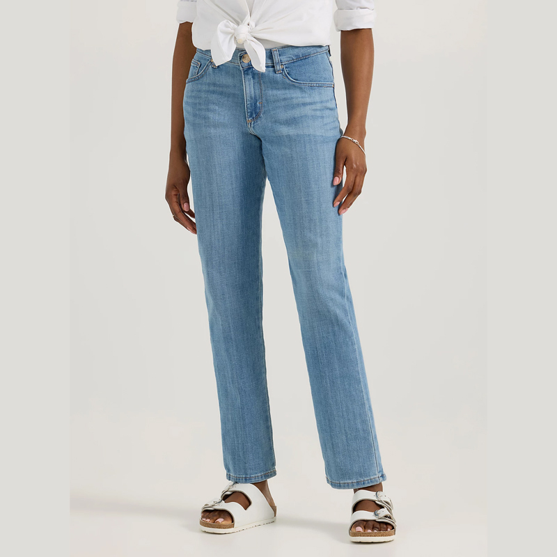Cropped image of a model wearing Lee Jeans