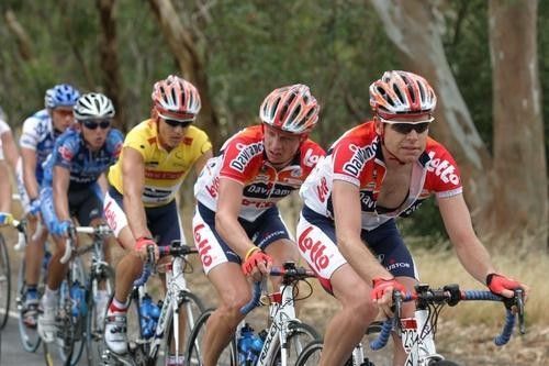 Cadel Evans (Davitamon-Lotto) once again worked well with his team