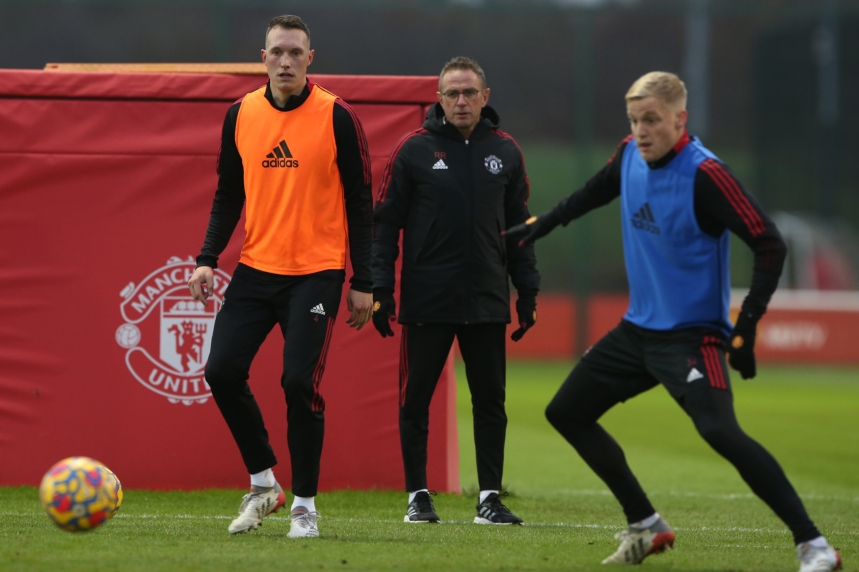 Phil Jones returns to Manchester United's training ground after leaving  club on free transfer this summer