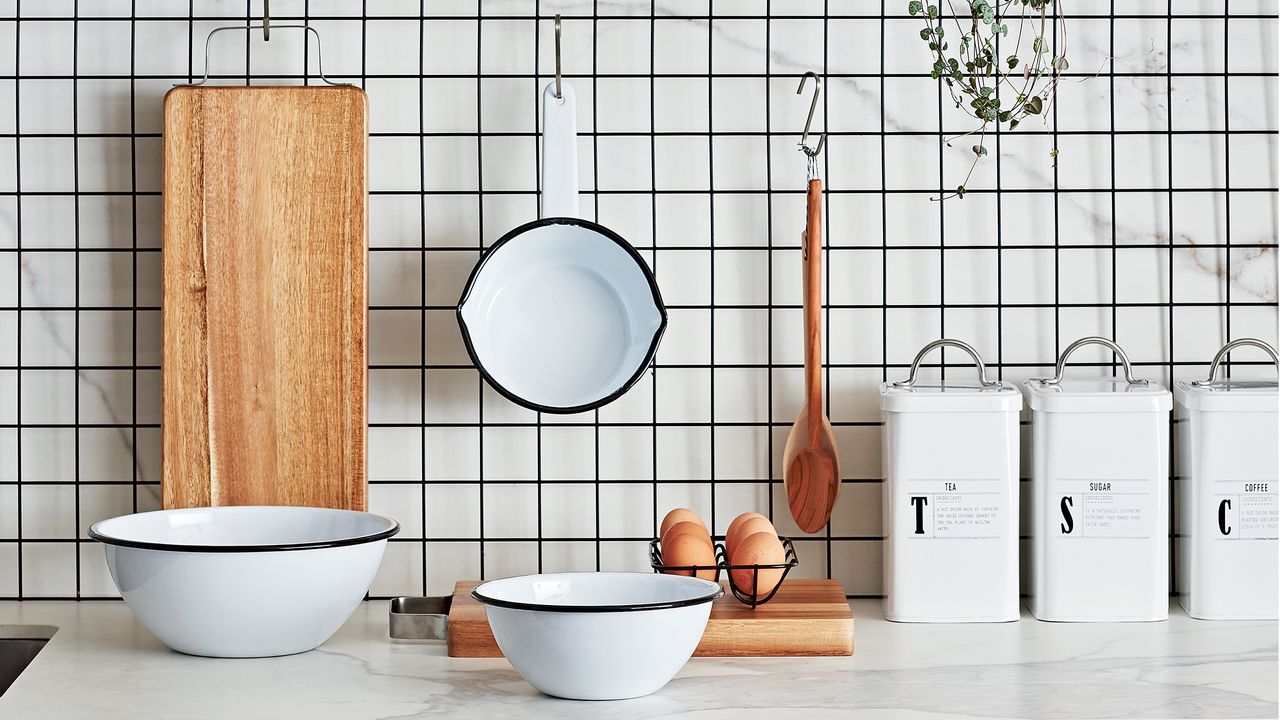 White grid tiled kitchen splashback