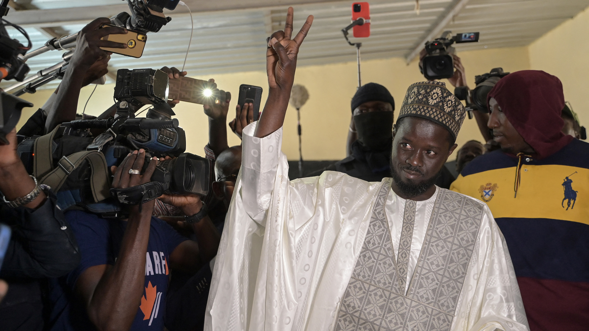 باسيرو ديوماي فاي من السنغال: من السجن إلى أصغر زعيم منتخب في أفريقيا