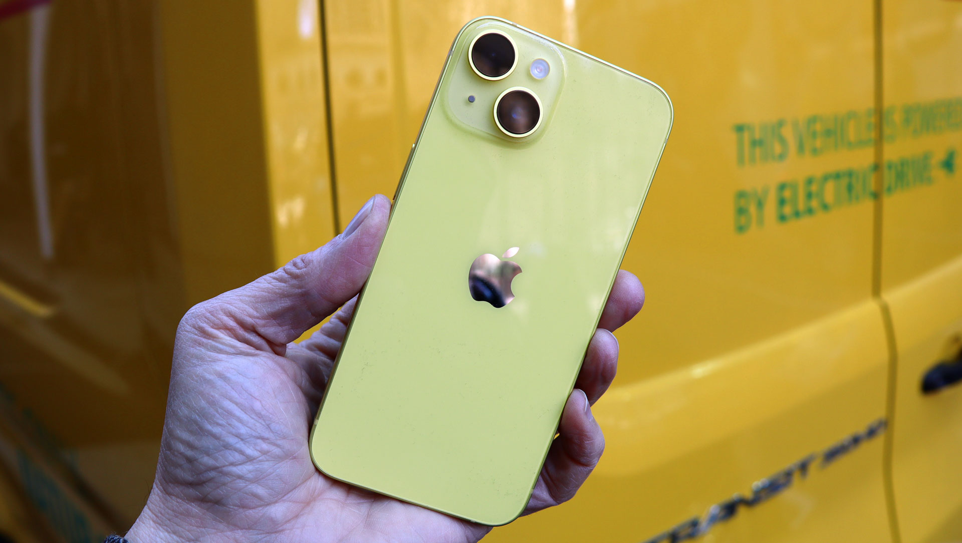 Apple iPhone 14 Yellow