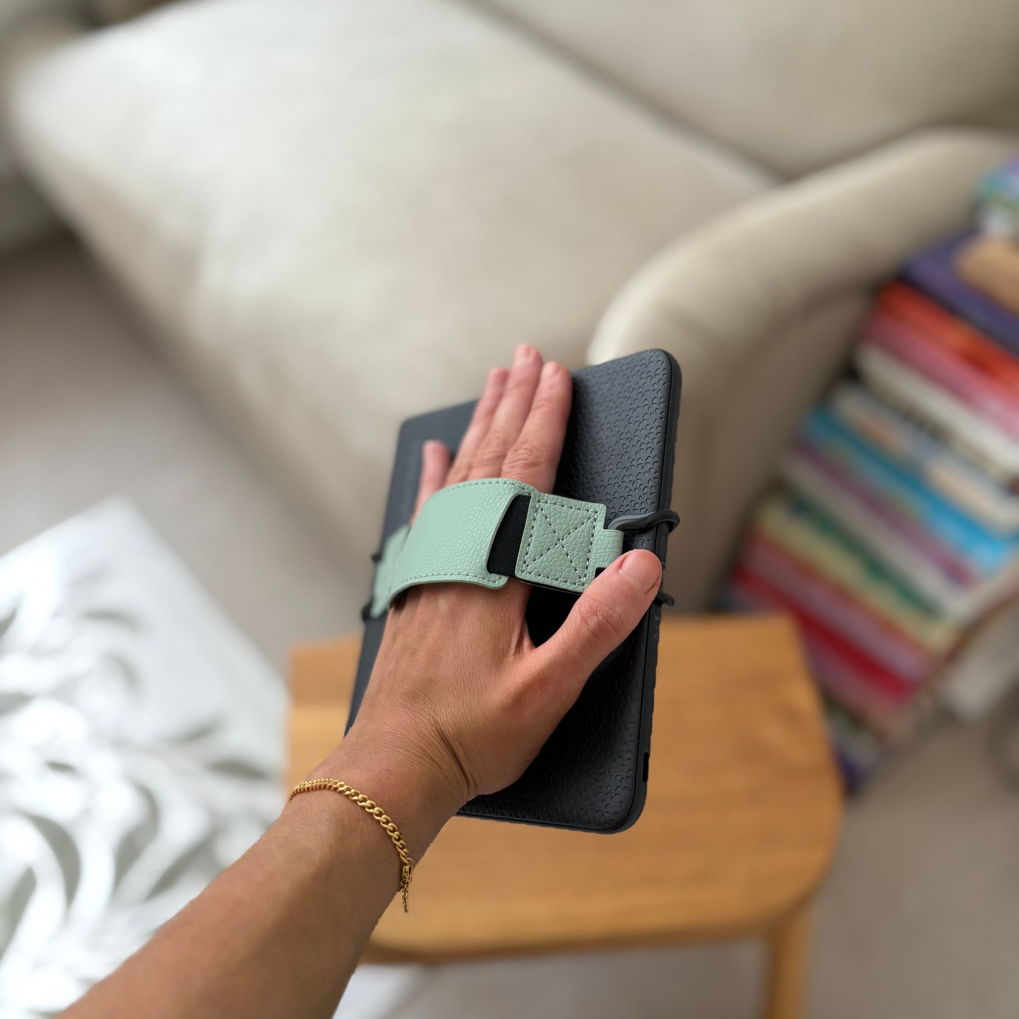 Kindle Handle