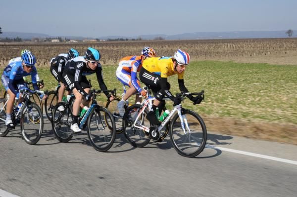 Wiggins lends a hand with the chasing as Luis Leon Sanchez threatened his race lead