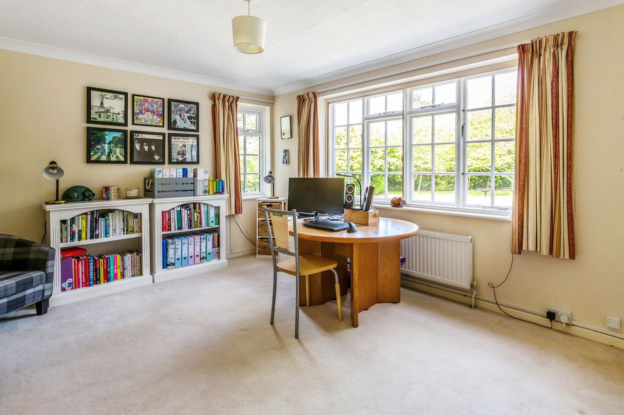 Images of Deerpark, East Grinstead