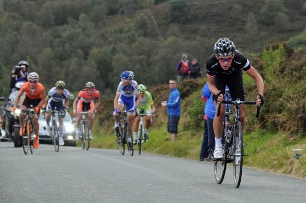 Richard Handley (Rapha Condor) attacks on the Morridge climb