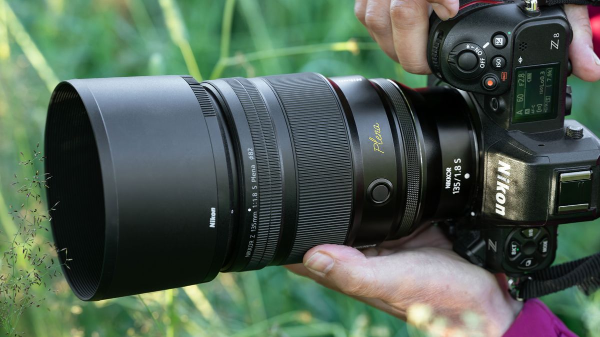 Nikon Z 135mm f/1.8 S Plena lens