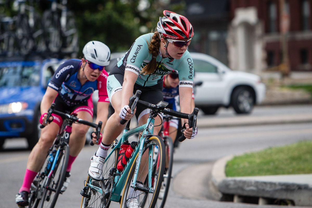 Whitney Schultz (Colavita) starts an early break.