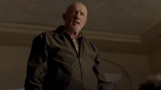 Mike Ehrmantraut (Jonathan Banks) cleans up Jane's house on Breaking Bad