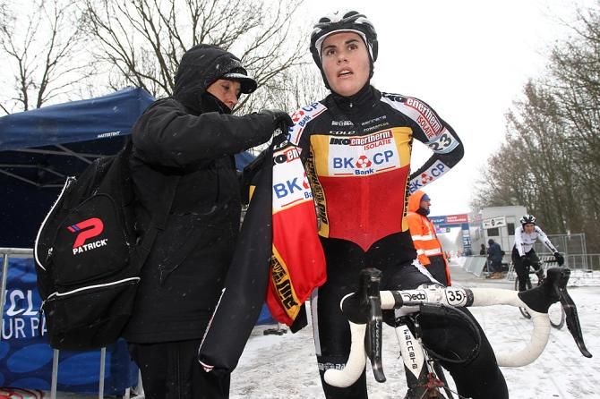 Belgian champion Sanne Cant gets warm after an icy Hoogerheide world cup