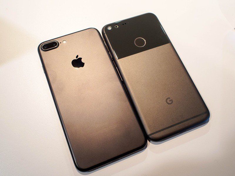 Pixel XL ve iPhone 7 Plus