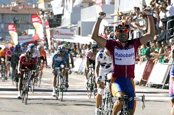Freire wins the sprint for stage five