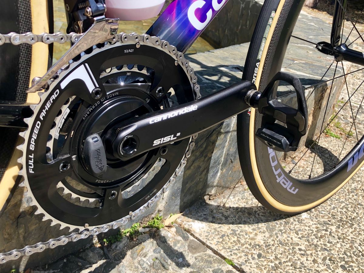 The only non-Shimano drivetrain component is the Cannondale SiSL cranks, which are paired with FSA chainrings and a Power2Max power meter