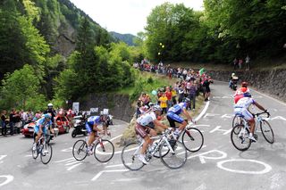 Escape group climbs, Giro d'Italia 2010, stage 15