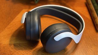 Parhaat PS5-kuulokkeet: Pulse 3D oranssilla pehmusteella