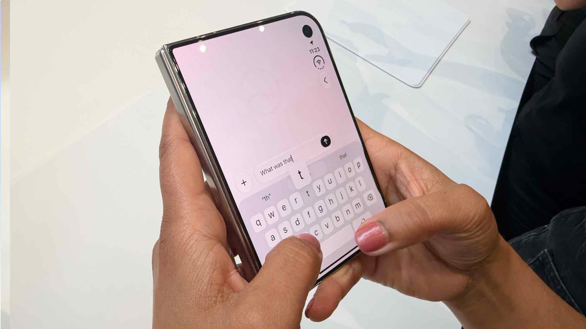 iPhone Duo hands on
