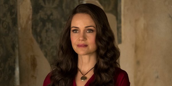 carla gugino haunting of hill house